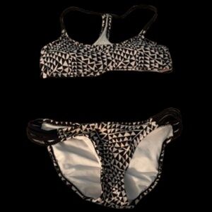 Xhilaration Black and White Triangle Pattern Bikini Set